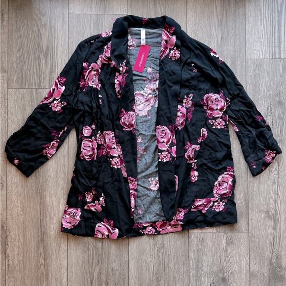 Xhilaration Sweaters - NWT Xhilaration Lightweight Floral 3/4 Sleeve Cardigan Blazer